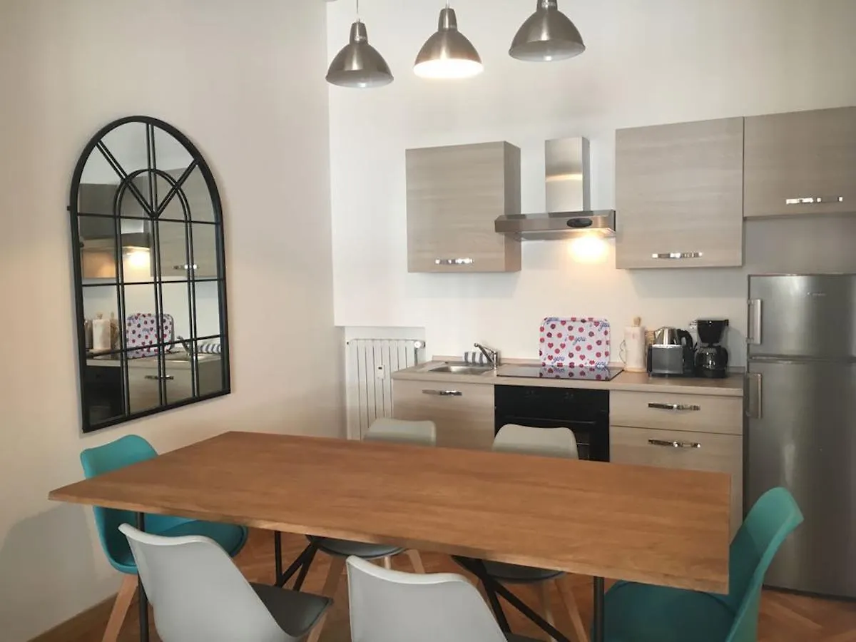Guesthost - Porta Vittoria Central Apartment Milan 0*,